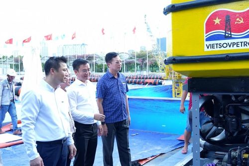 Vietsovpetro tạo điểm nhấn, thu hút lượng lớn khách tham quan tại Triển lãm Khoa học, Công nghệ Petrovietnam