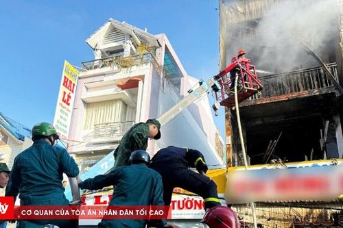 Cà Mau: Hỏa hoạn thiêu rụi 2 căn nhà