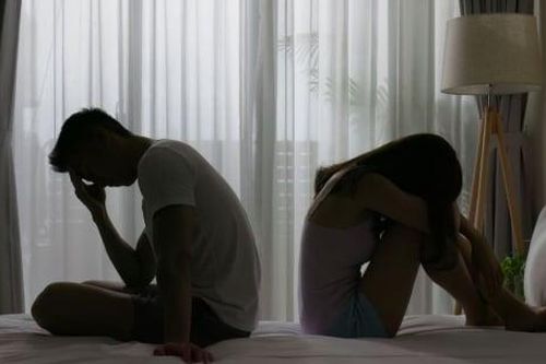 Làm gì khi chồng 'lãnh cảm' tình dục?