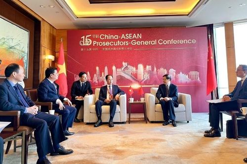 Phó Viện trưởng VKSND tối cao Trần Hải Quân hội đàm song phương với Viện trưởng VKSND tối cao Trung Quốc