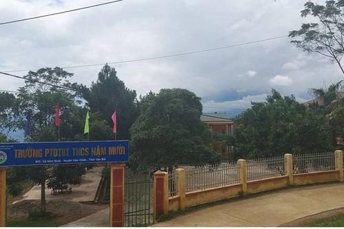 Trụ cổng trường học bị đổ khiến hai anh em ruột tử vong