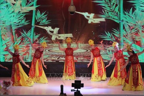 Bản hòa ca tôn vinh phụ nữ Việt trên đất Séc