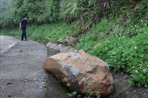 Tiềm ẩn nguy cơ gây nguy hiểm do đá rơi trên cung đường Đặng Thùy Trâm - Bùi Hui