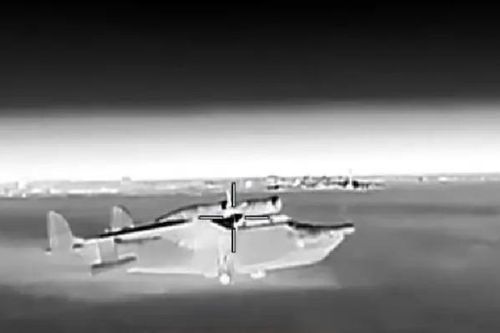 Video tình báo Ukraine lần đầu dùng UAV phá hủy thủy phi cơ của Nga ở Crimea