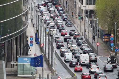 Brussels siết chặt kiểm soát, phạt nặng xe không đạt chuẩn môi trường