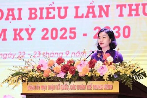 Nâng cao chất lượng cán bộ, đảng viên nữ và phát huy vai trò của phụ nữ trong xây dựng gia đình hạnh phúc, văn minh