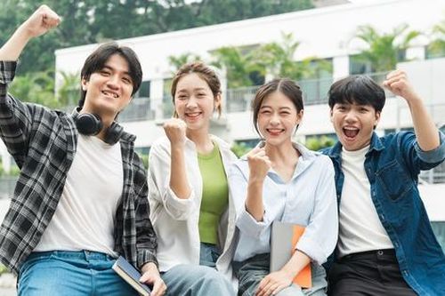Cơ hội săn giải thưởng để thăm trường cũ ở Vương quốc Anh