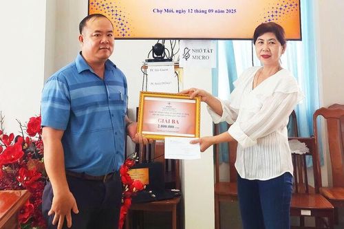 Công ty Điện lực An Giang trao giải Cuộc thi 'Khách hàng với giải pháp sử dụng điện tiết kiệm và hiệu quả'