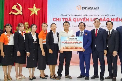 Hanwha Life Việt Nam chi trả hơn 1,1 tỷ đồng cho một khách hàng tại Gia Lai