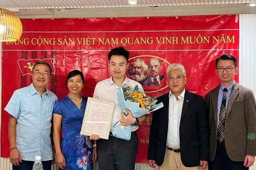 'Hạt giống đỏ' vươn mình nơi xứ xa - Bài 1: Hai nhiệm vụ, một lời thề với Đảng