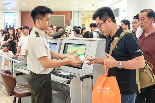 Bộ Xây dựng yêu cầu siết chặt an toàn, an ninh hàng không trên toàn quốc