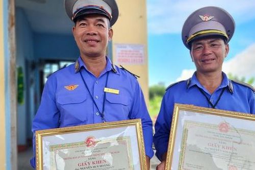 Quảng Ngãi khen thưởng nhân viên gác chắn tàu hỏa dũng cảm cứu người