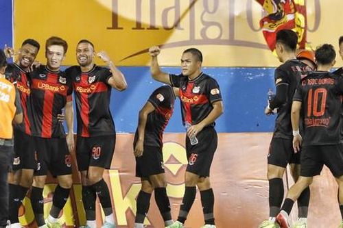 Hoàng Đức rực sáng, Ninh Bình quật ngã nhà vô địch V-League