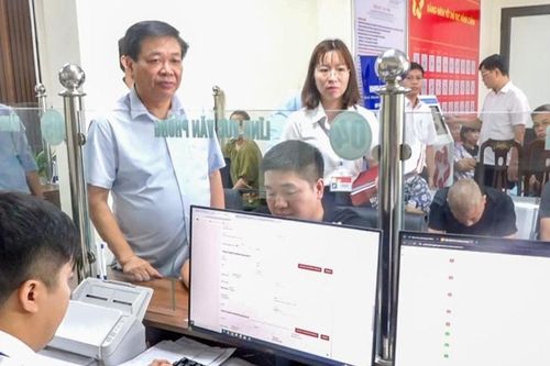 Thu hút, tạo nguồn cán bộ chất lượng cao về xã
