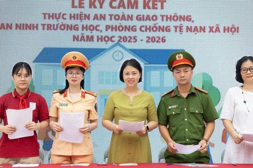 CSGT Hà Nội phổ biến kỹ năng an toàn giao thông đến hơn 11.000 học sinh