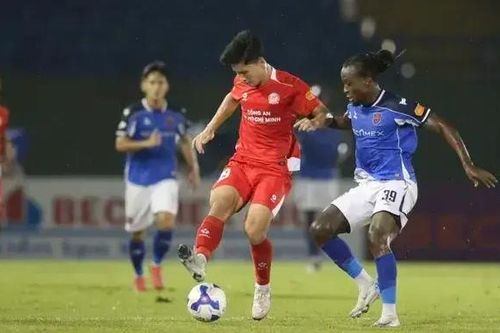 Công an TP.HCM áp sát ngôi đầu LPBank V-League 2025/26