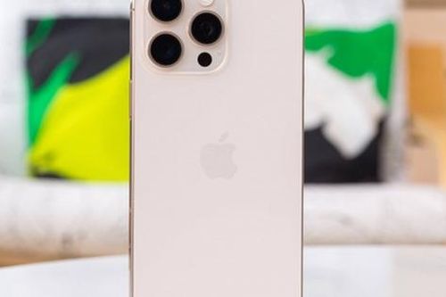 Giá iPhone 16 Pro Max, iPhone 16 Pro mới nhất chạm đáy kỷ lục, khi iPhone 17 Pro Max xuất hiện
