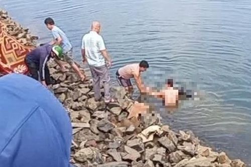 Tá hỏa phát hiện thi thể người đàn ông dưới sông
