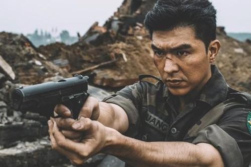 Bất ngờ với thú vui giải trí đời thường của Quang trong 'Mưa đỏ'