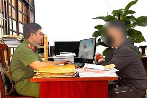 Thanh niên 17 tuổi dựng kịch bản 'giúp lấy lại tiền', lừa 325 người