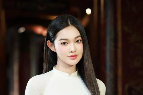 Đóng vai ma nữ, Top 10 Hoa hậu Việt Nam Bé Quyên vẫn được khen xinh như búp bê