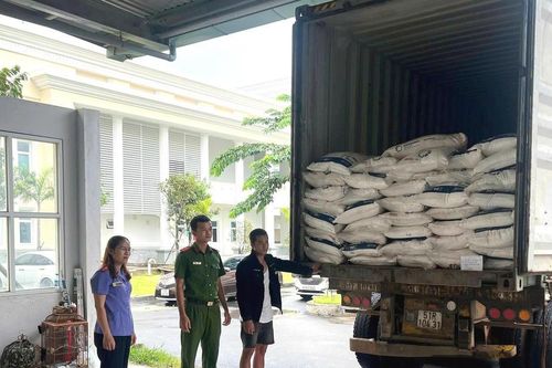 Điều tra vụ vận chuyển trái phép 40 tấn đường cát qua biên giới