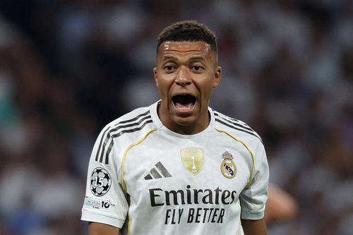 Phản ứng của Mbappe khi Dembele giành Quả bóng vàng