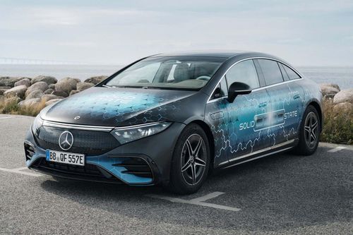 Mercedes-Benz EQS lập kỷ lục di chuyển 1.205 km với pin thể rắn
