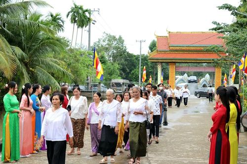 Đồng bào Khmer Cần Thơ vui Lễ Sene Dolta năm 2025