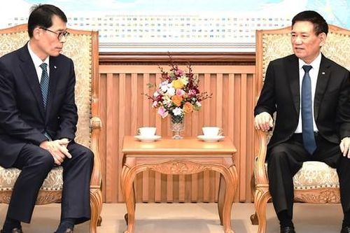 Phó Thủ tướng Hồ Đức Phớc tiếp Chủ tịch kiêm Tổng Giám đốc điều hành Ngân hàng Công nghiệp Hàn Quốc (IBK)