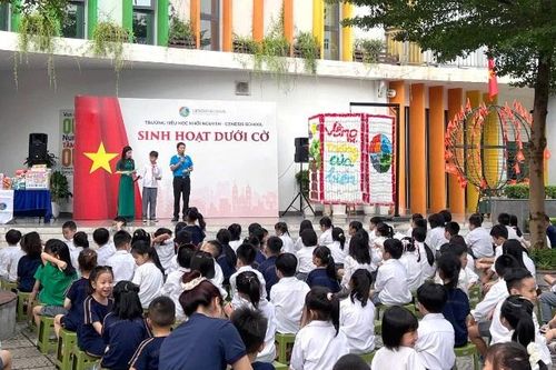 'Vầng trăng của biển' 2025: Trung thu nghĩa tình nơi đầu sóng