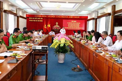 Phạm nhân được liên lạc bằng video call là phù hợp thực tiễn