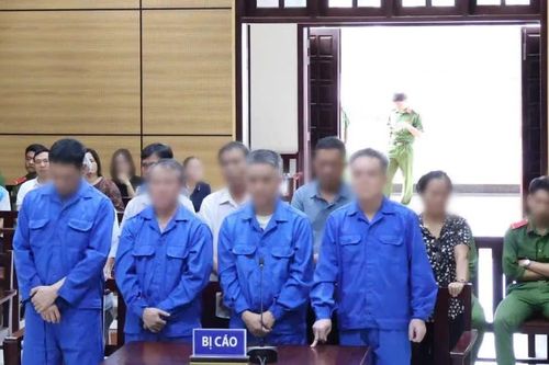 Hút trộm hơn 150.000 m³ cát ở hồ Dầu Tiếng, 9 bị cáo lãnh án