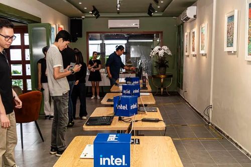 Intel trình diễn các tính năng thực tế của AI PC dành cho người dùng