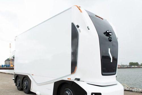 Xe tải tự hành nặng 37 tấn vận hành tại cảng Antwerp