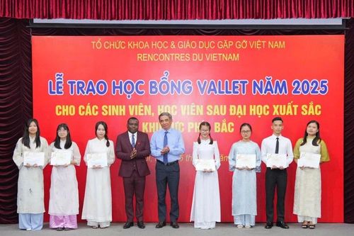 Đại học Thái Nguyên chú trọng công tác chăm lo toàn diện người học