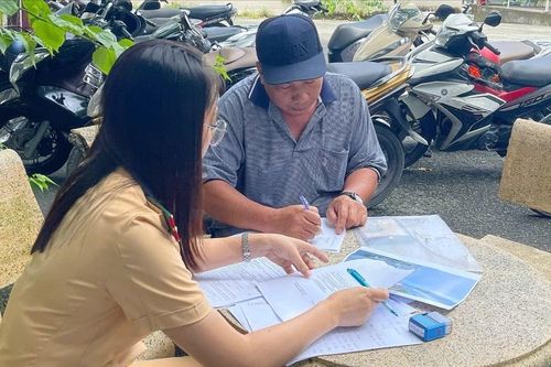 Chạy vào đường cấm, tài xế xe khách bị phạt 5 triệu đồng