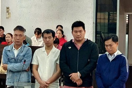 Dùng hóa chất bị cấm để sản xuất hơn 10 tấn giá đỗ