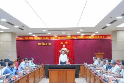 Gia Lai họp bàn gấp rút triển khai các dự án giao thông trọng điểm quốc gia