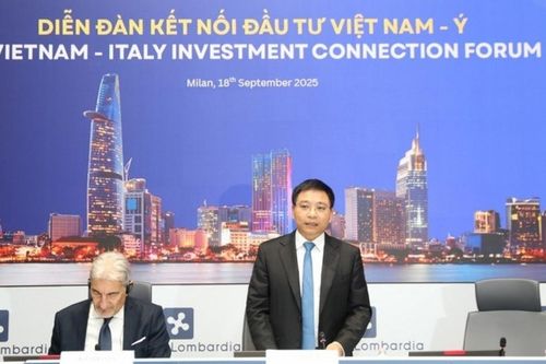 Thúc đẩy hợp tác tài chính, đầu tư tại Anh và Italia