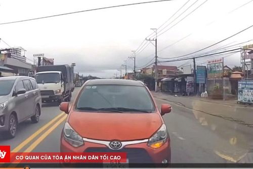 Nữ tài xế bị phạt 5 triệu đồng vì đi sai làn