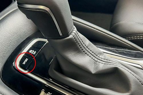Chế độ lái 'vô dụng' nhất trên mẫu sedan hạng C Toyota Corolla Altis
