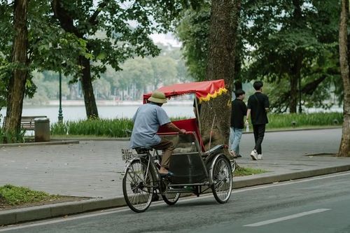 Khách Tây bị 'chặt chém' 1,2 triệu đồng khi thăm phố cổ Hà Nội bằng xích lô