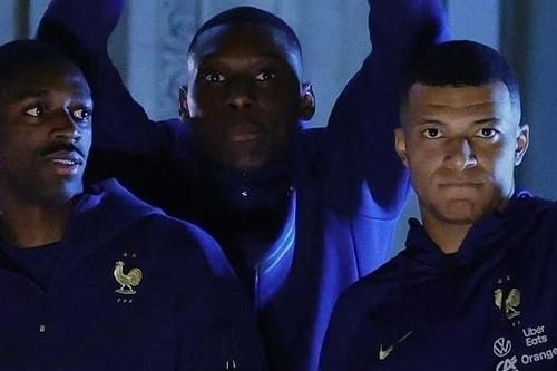 Trớ trêu Mbappe phải mừng Dembele ẵm Cúp C1 lẫn Quả bóng vàng trước