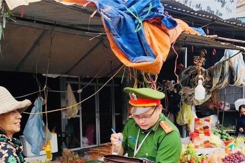 Lập lại trật tự hành lang giao thông: Cần quyết liệt từ cơ sở