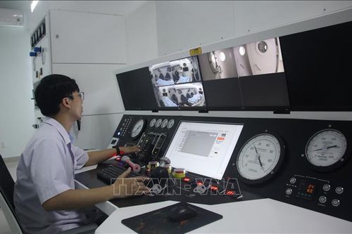 Phát triển hạ tầng y tế, tạo điều kiện để người dân tiếp cận dịch vụ chất lượng cao