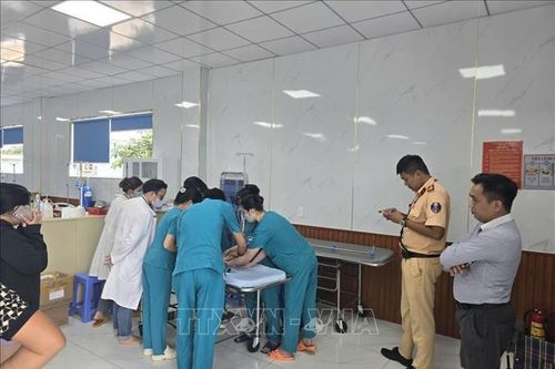 CSGT kịp thời đưa bé trai 11 tháng tuổi trong tình trạng nguy kịch đi cấp cứu