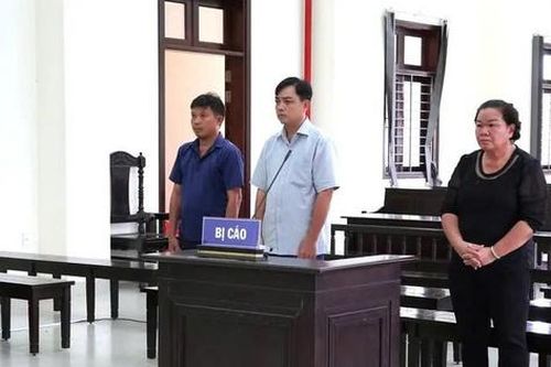 Nguyên hiệu trưởng lĩnh án vì chỉ đạo lập hợp đồng khống chiếm đoạt tiền ngân sách