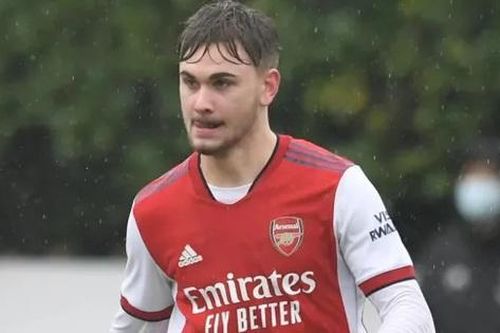 Cựu tiền đạo Arsenal rơi vào tình trạng hôn mê sau khi bị chấn thương não