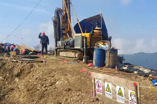 'Vũ khí điện từ bí ẩn' giúp Trung Quốc phát hiện mỏ vàng, lithium khổng lồ